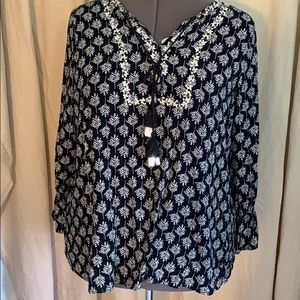 3/4 sleeve peasant blouse w/ tie (size 22/24)